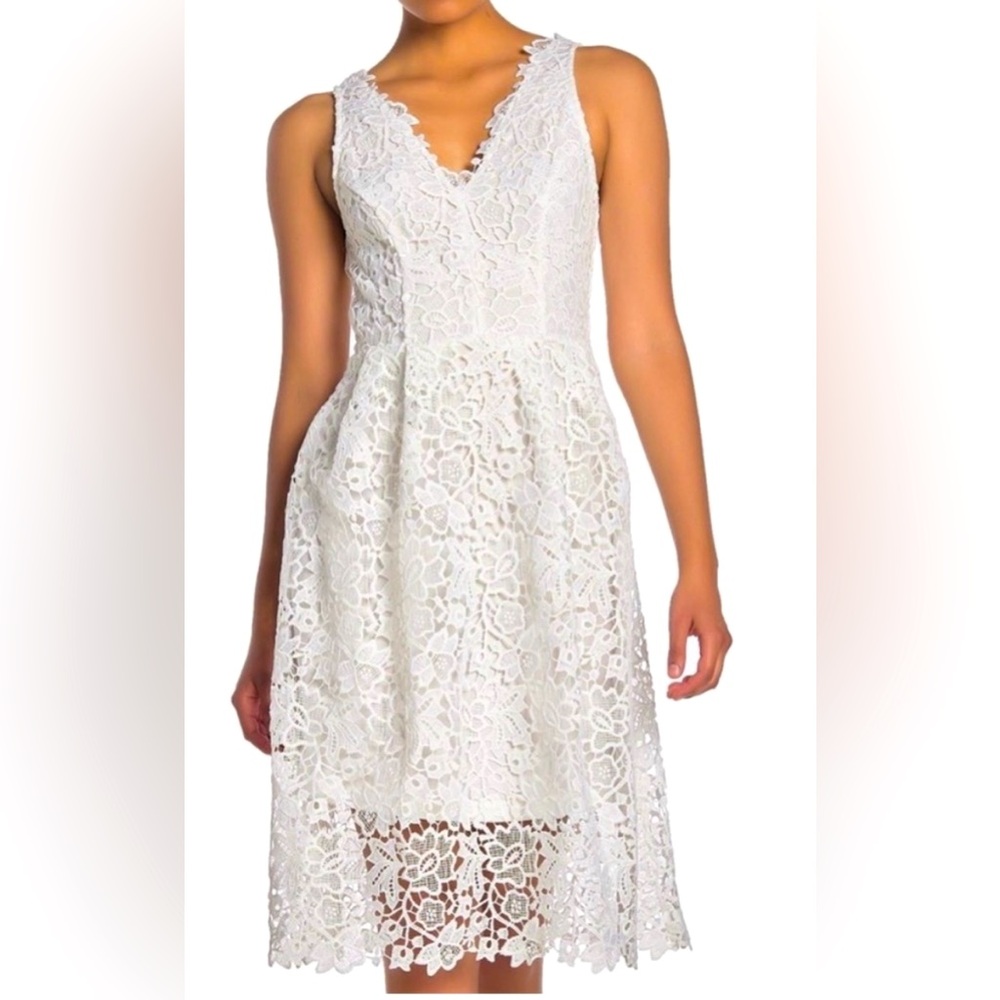 ASTR the Label Sleeveless White Lace V-Neck A-line Midi Dress w Peekaboo Skirt